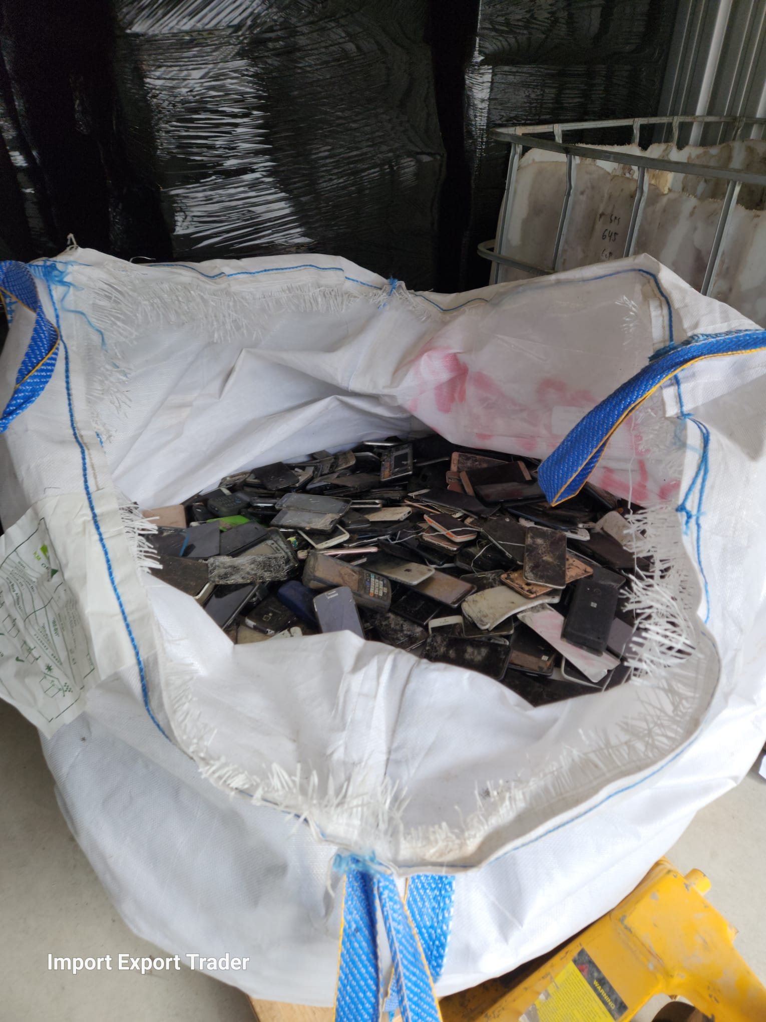 Import-Export-Trader-FOR-SALE-900-KG-MIXED-PHONES-.jpeg3_.jpeg FOR SALE: 900 KG MIXED PHONES - Image 1