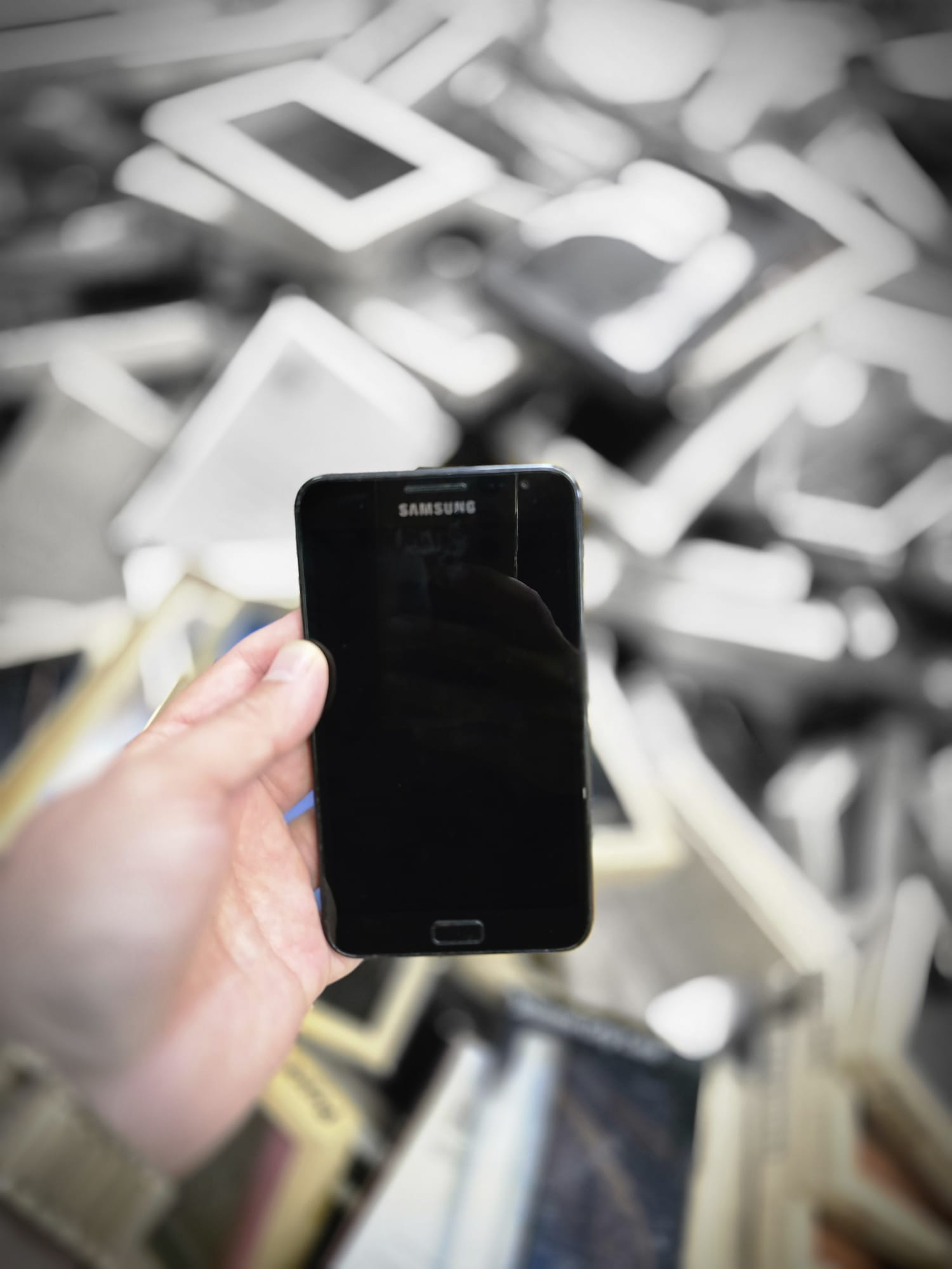 Samsung, Oppo, HTC Smartphones Visually Checked - Image 1